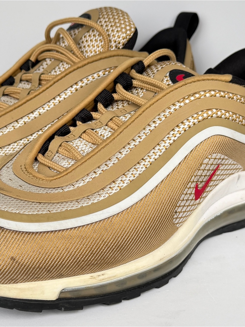 Nike Air Max 97 Ultra Metallic Gold Red Swoosh Size 9 Men’s